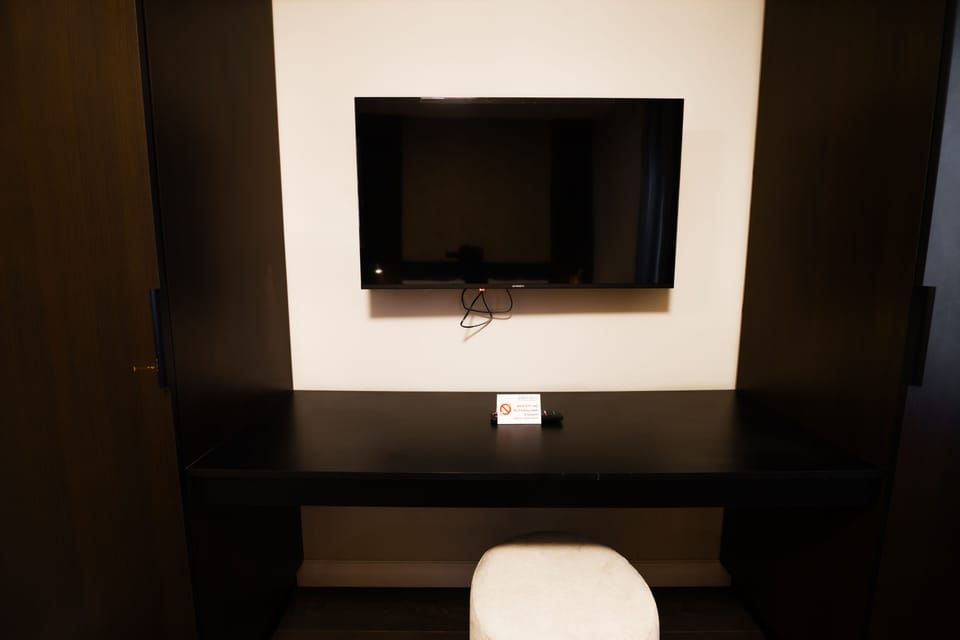 In-room safe, desk, blackout drapes, free WiFi