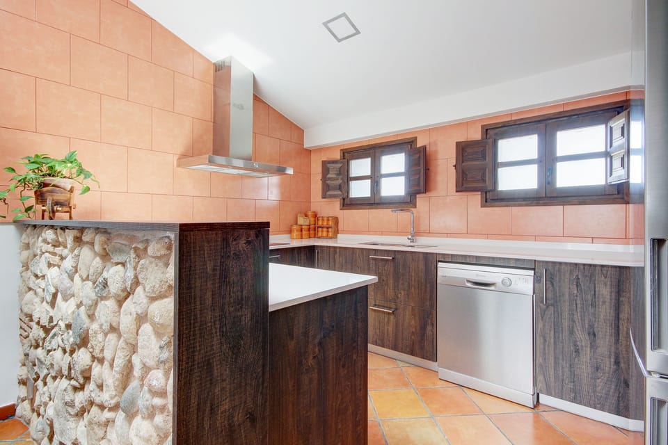 Apartment, 2 Bedrooms | Private kitchen
