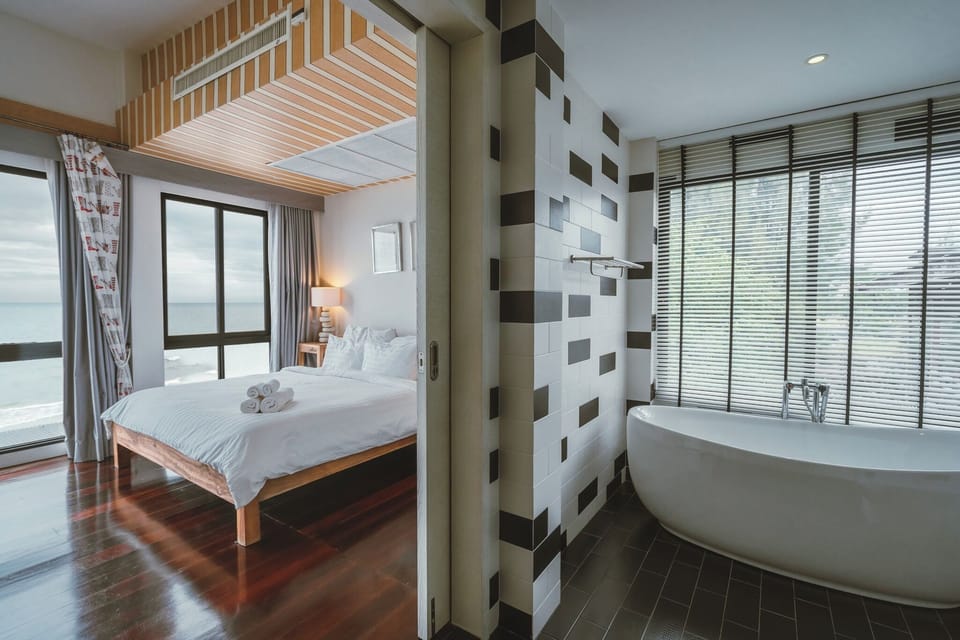 Beach Pool Villa | Bathroom | Shower, hair dryer, slippers, towels