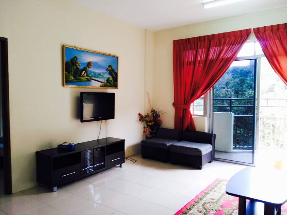 Apartment, 3 Bedrooms | Living room | LED TV