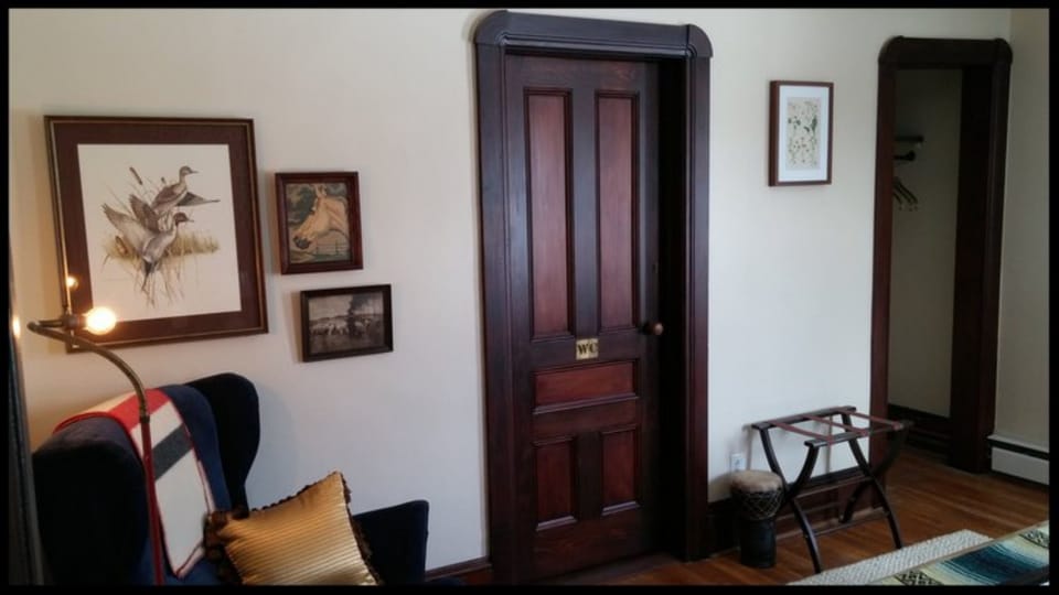 Desk, iron/ironing board, rollaway beds, free WiFi