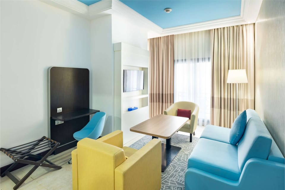 Hypo-allergenic bedding, free minibar, in-room safe, desk