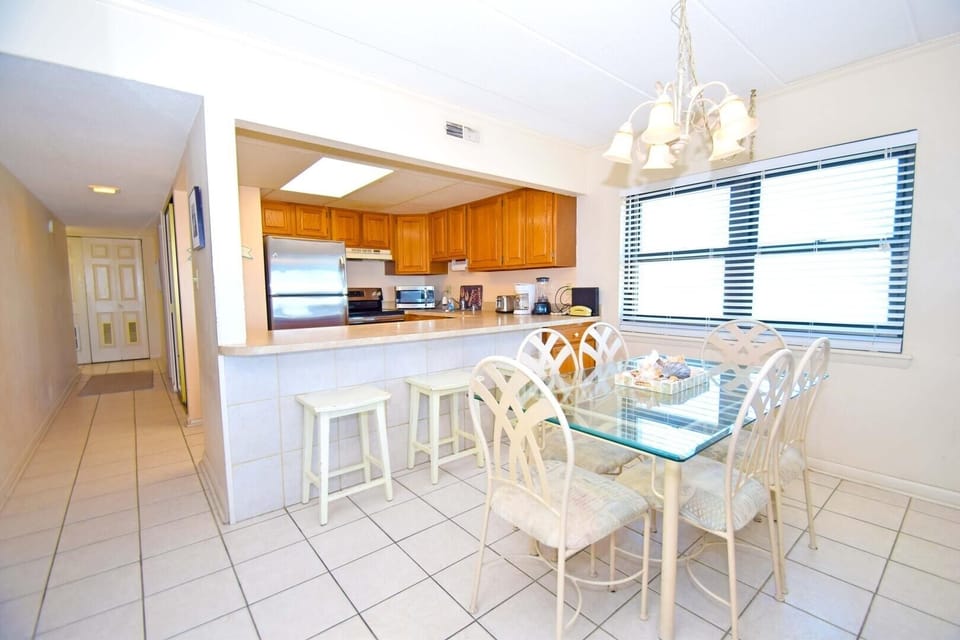 Condo, 3 Bedrooms | Dining