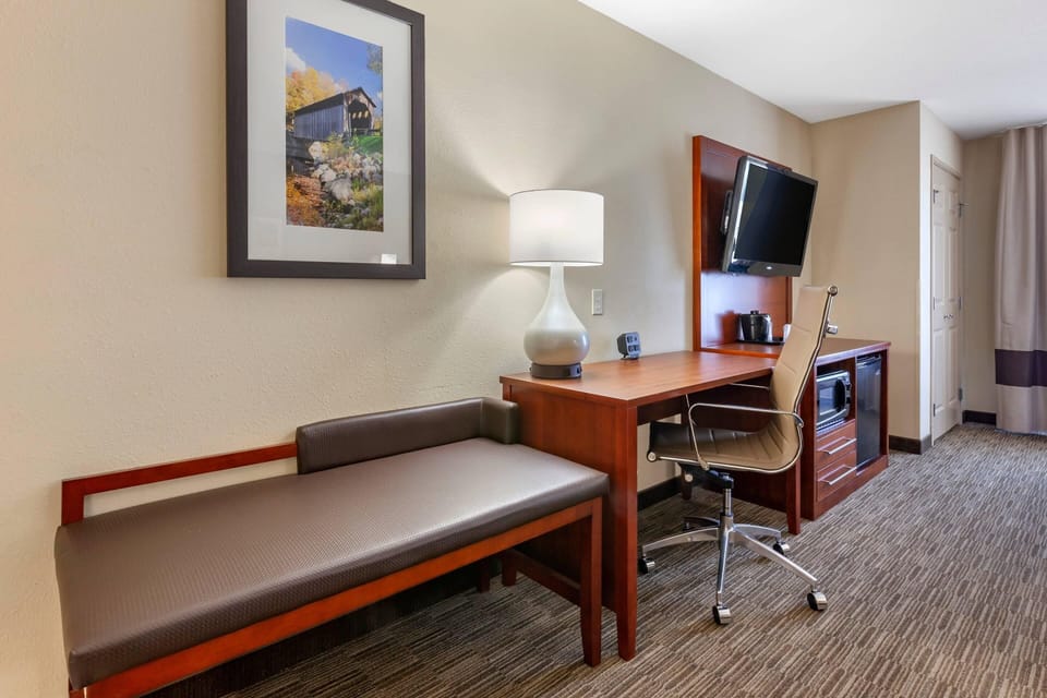 Desk, blackout drapes, iron/ironing board, free WiFi