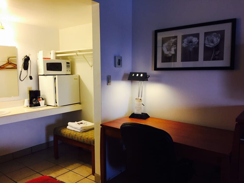 Premium bedding, iron/ironing board, free WiFi, bed sheets