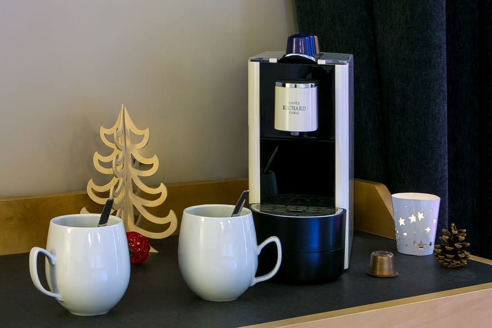 Premium bedding, pillowtop beds, minibar, in-room safe