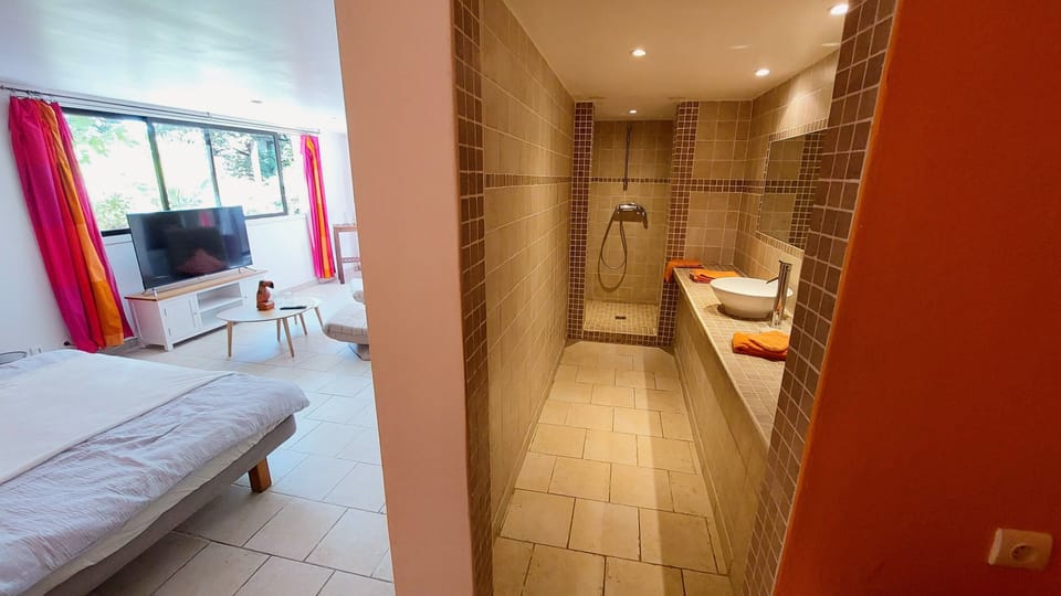 Comfort Suite, Private Bathroom | Bathroom