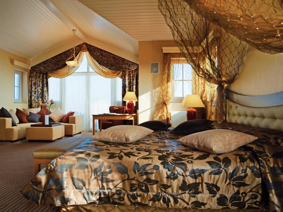 Free minibar, in-room safe, desk, blackout drapes