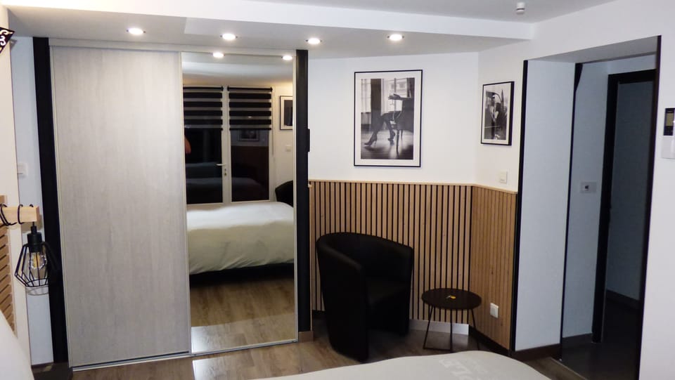 Comfort Double Room (Emmanuelle) | 1 bedroom, minibar, in-room safe, individually decorated