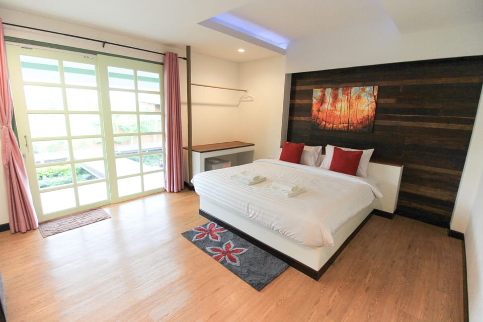 Villa Garden | Minibar, rollaway beds (surcharge), WiFi (free), bed sheets