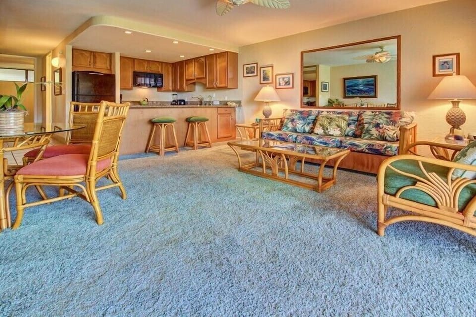 Condo, 1 Bedroom | Living area
