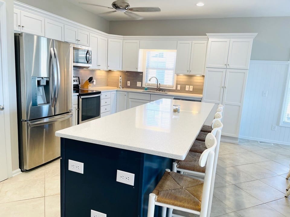 House, 5 Bedrooms | Private kitchen | Full-size fridge, microwave, oven, stovetop
