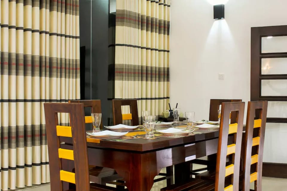 Double Room | In-room dining