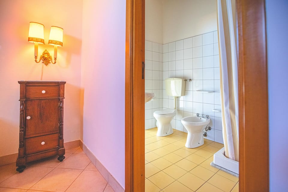 Double Room | Free WiFi, bed sheets