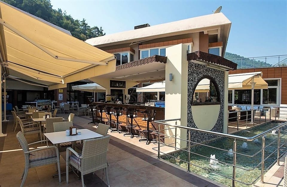Poolside bar