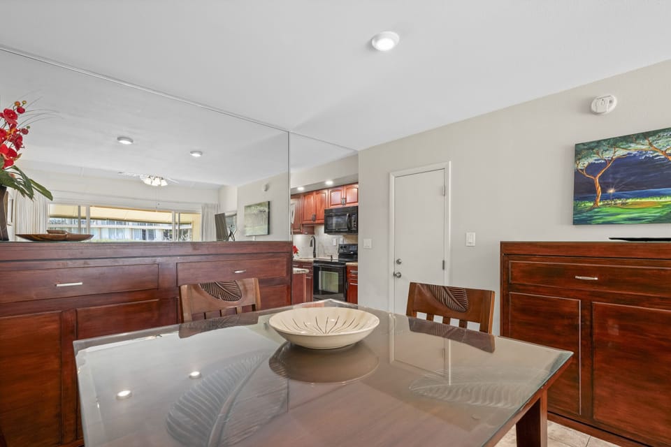 Condo, 1 Bedroom | Dining