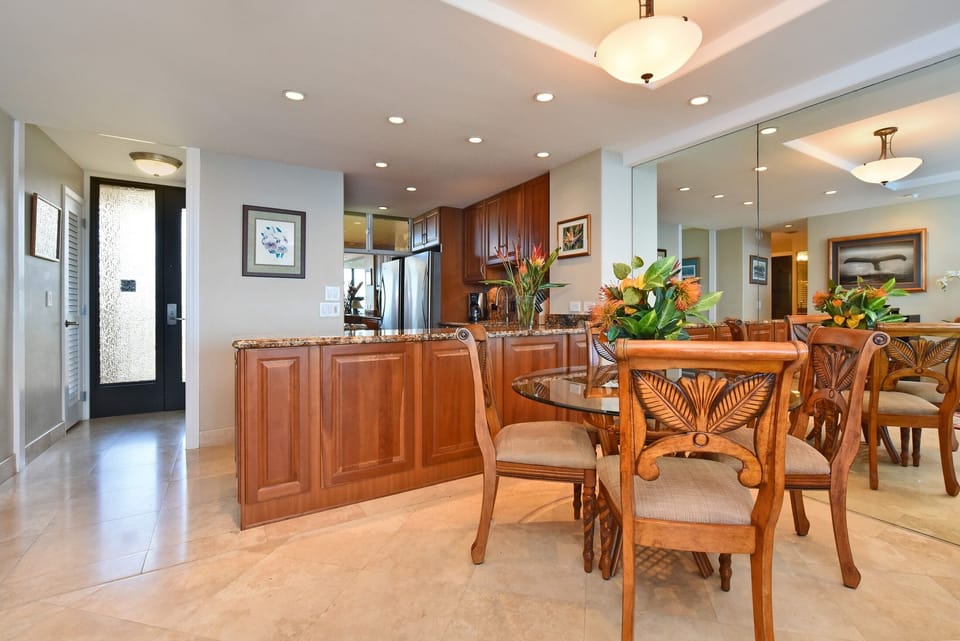 Condo, 1 Bedroom | Dining
