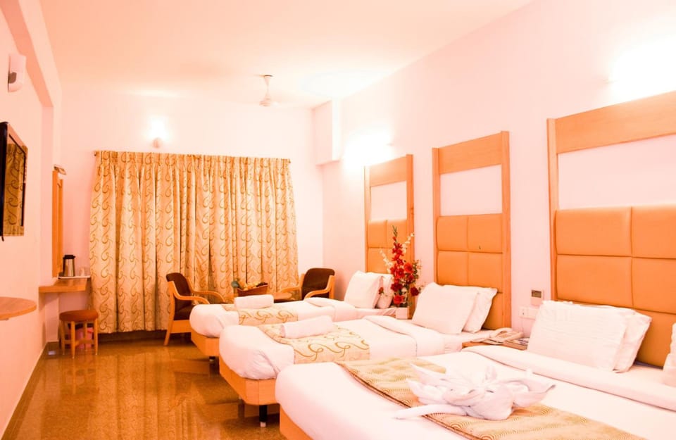 1 bedroom, Egyptian cotton sheets, premium bedding, in-room safe