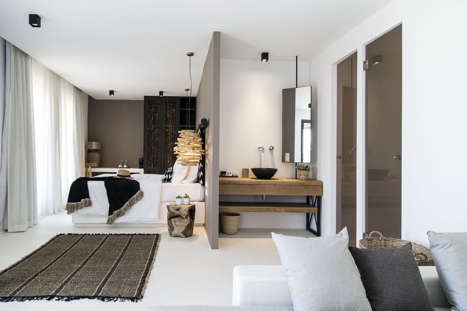 Suite, 1 Bedroom, Private Pool | Bathroom | Shower, designer toiletries, hair dryer, bathrobes
