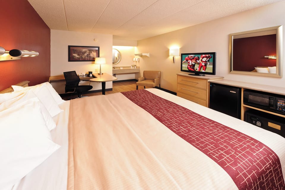 In-room safe, desk, blackout drapes, cribs (free)