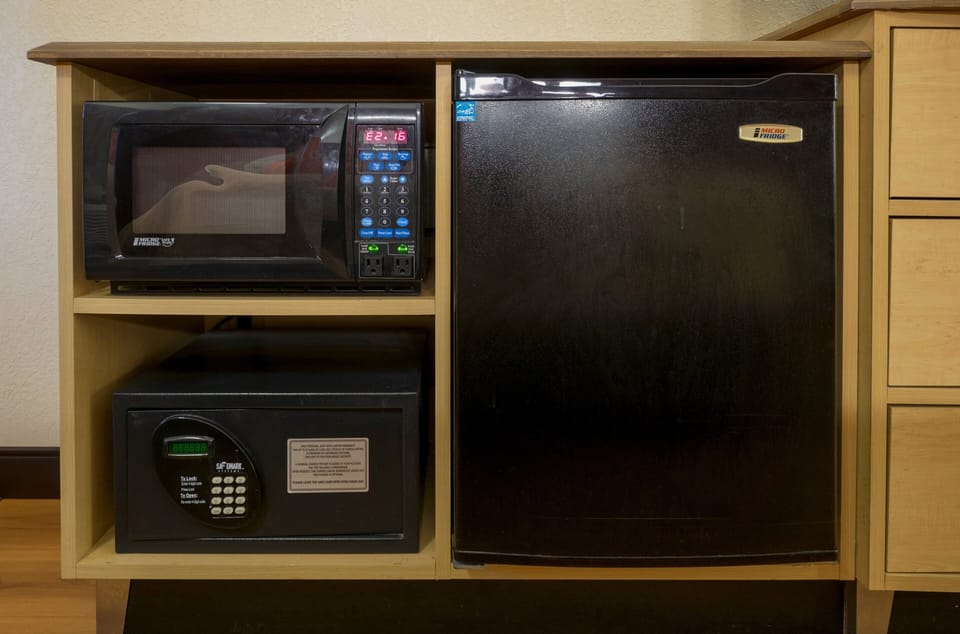 In-room safe, desk, blackout drapes, cribs (free)