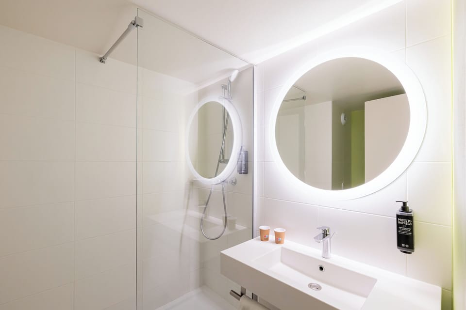 Combined shower/tub, eco-friendly toiletries, hair dryer, towels