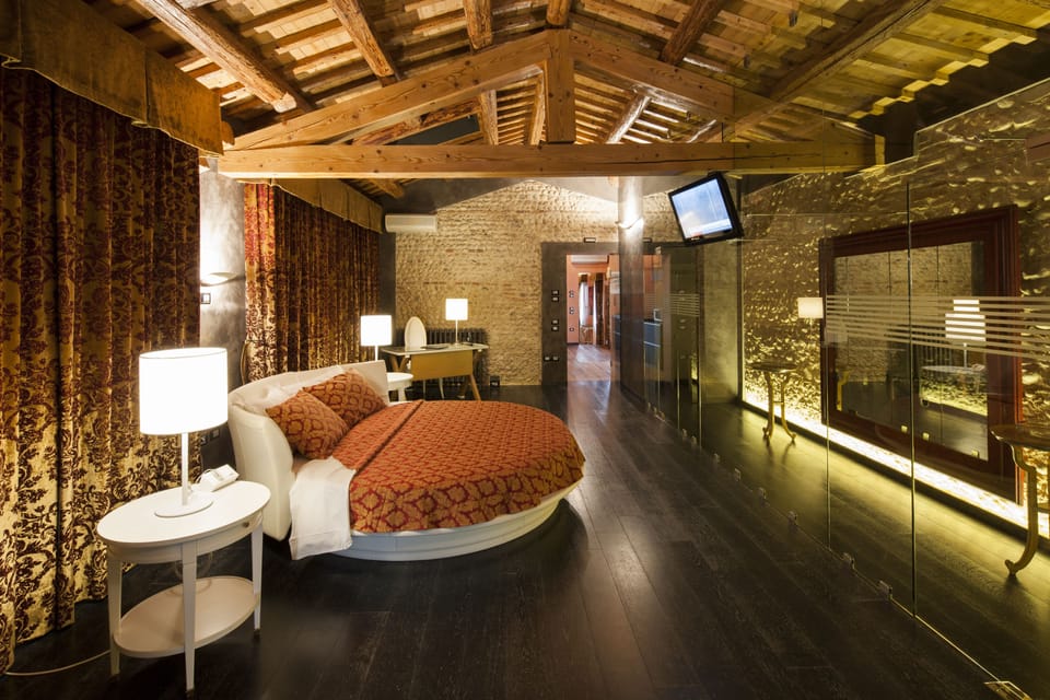 Suite | Minibar, in-room safe, desk, soundproofing