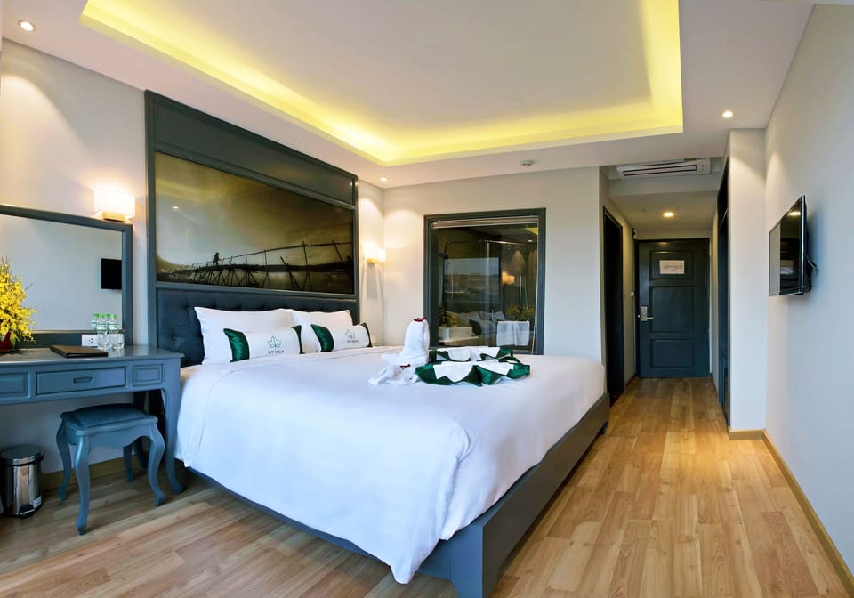 Superior Double Room | Premium bedding, minibar, desk, blackout drapes