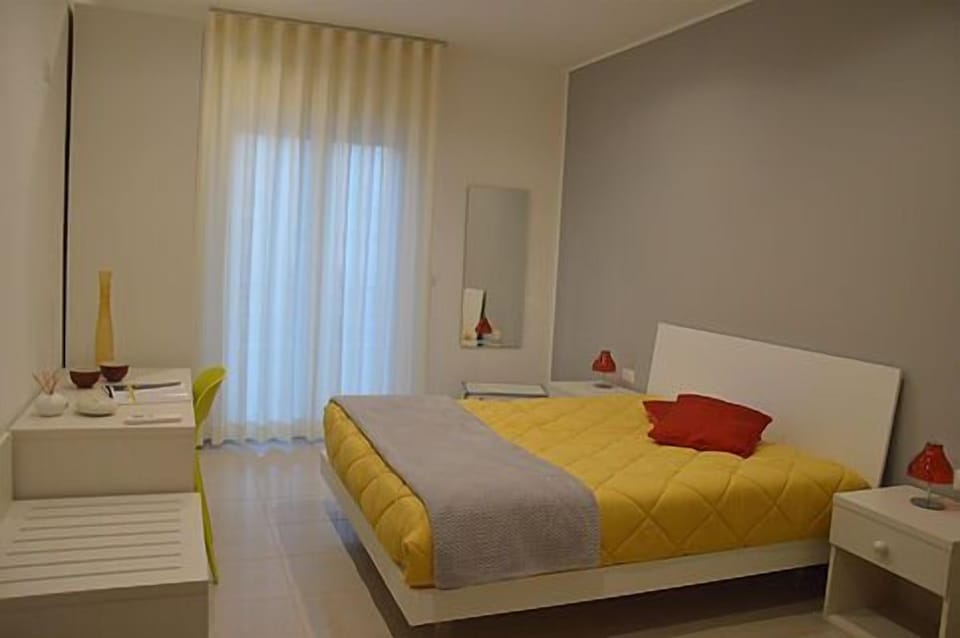 Desk, soundproofing, cribs (free), rollaway beds (surcharge)