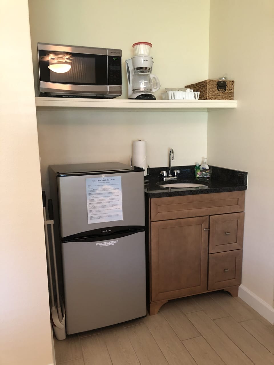 Mini-refrigerator