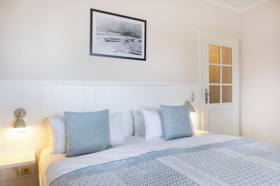 Double Room | Down comforters, in-room safe, WiFi (free), individually decorated
