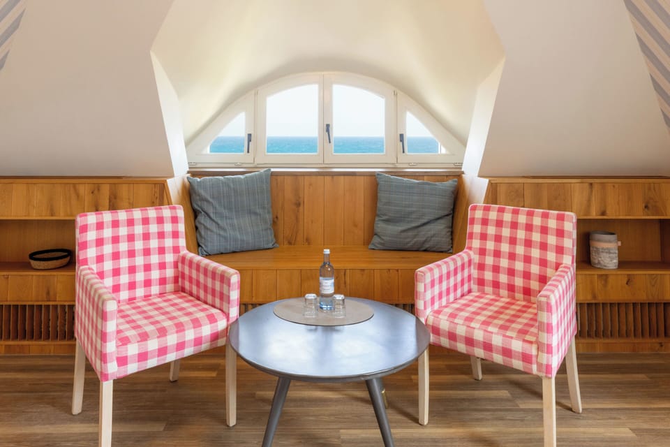 Family Suite | Down comforters, in-room safe, WiFi (free), individually decorated