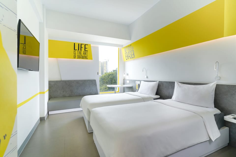 Room (Yello) | Street view