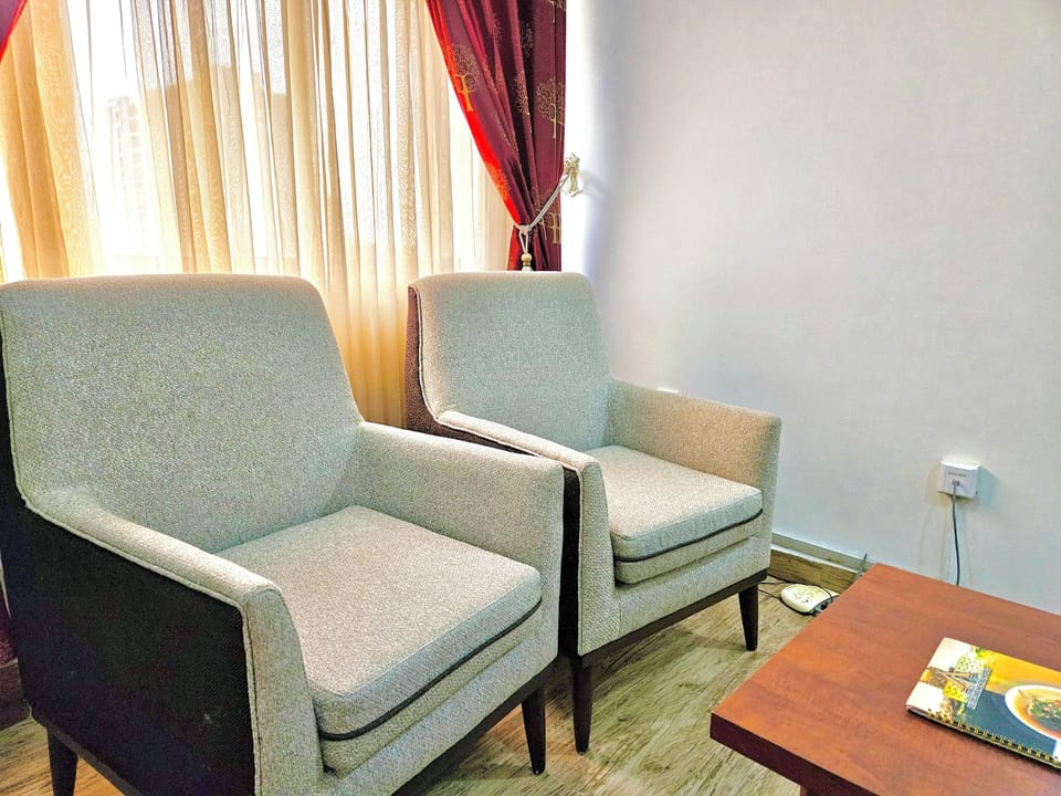 Deluxe Room | Egyptian cotton sheets, premium bedding, in-room safe, desk