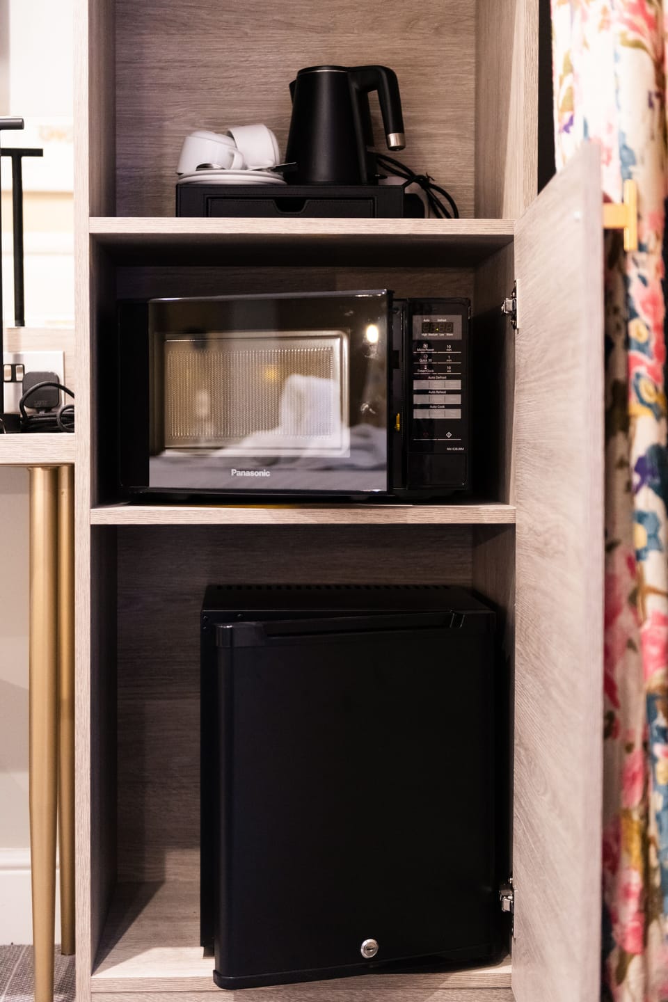 Superior Double or Twin Room | Individually furnished, desk, blackout drapes, free WiFi