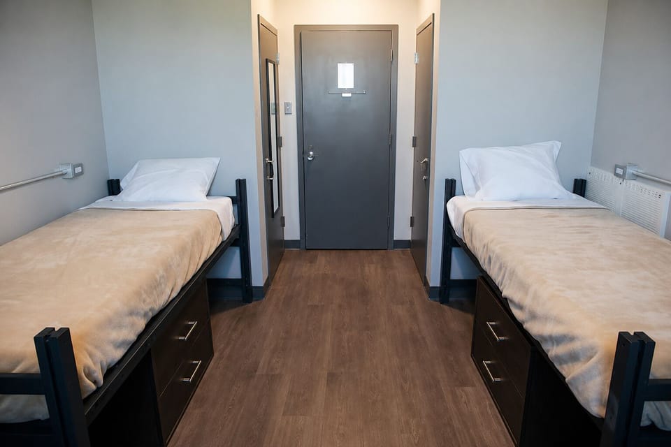 Double Room, 2 Twin Beds, Shared Bathroom | Desk, iron/ironing board, free WiFi, bed sheets