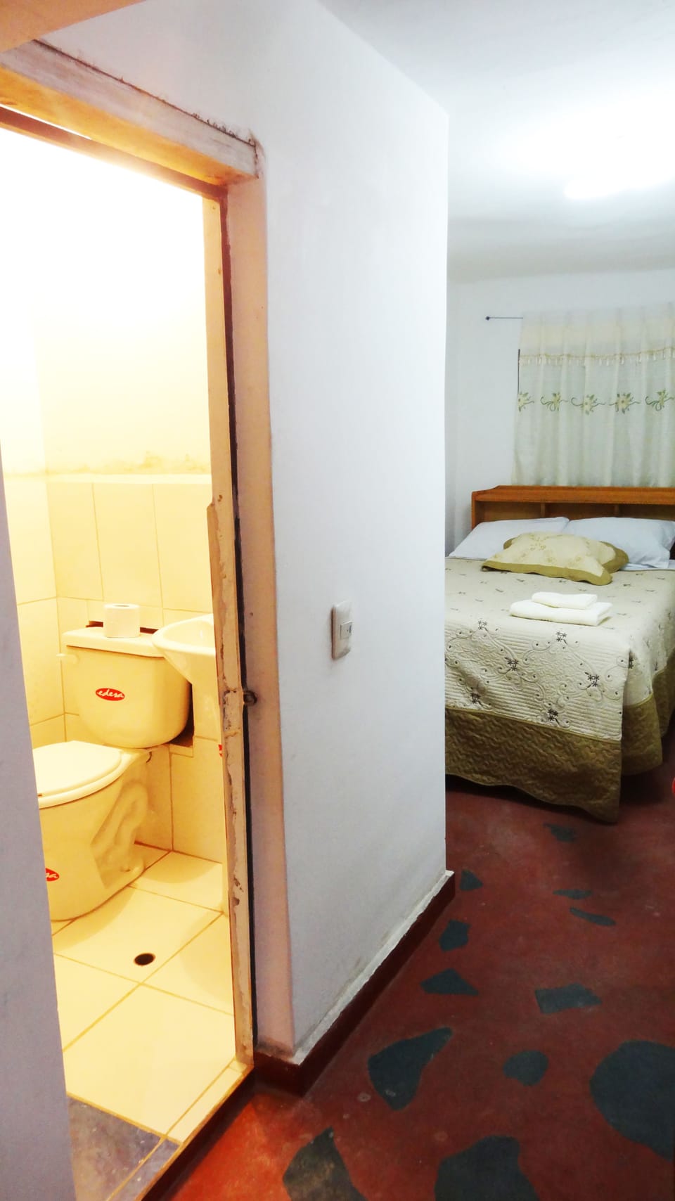 Single Room, Mountain View | Minibar, in-room safe, soundproofing, iron/ironing board
