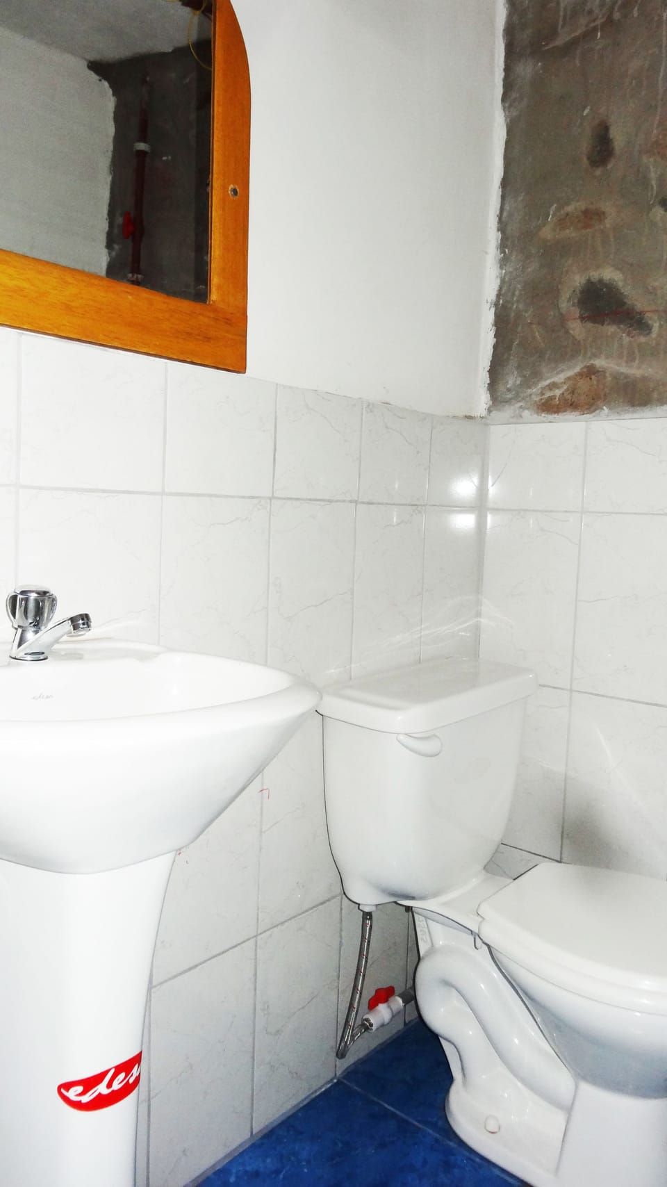 Double Room, 1 Queen Bed, Mountain View | Bathroom | Shower, free toiletries, hair dryer, towels