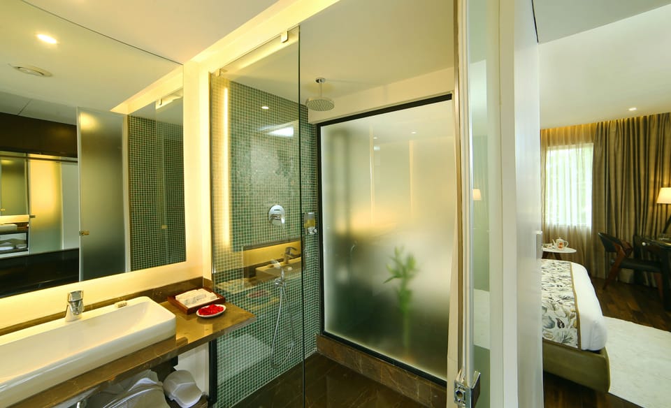 Room | Bathroom | Shower, free toiletries, slippers, towels