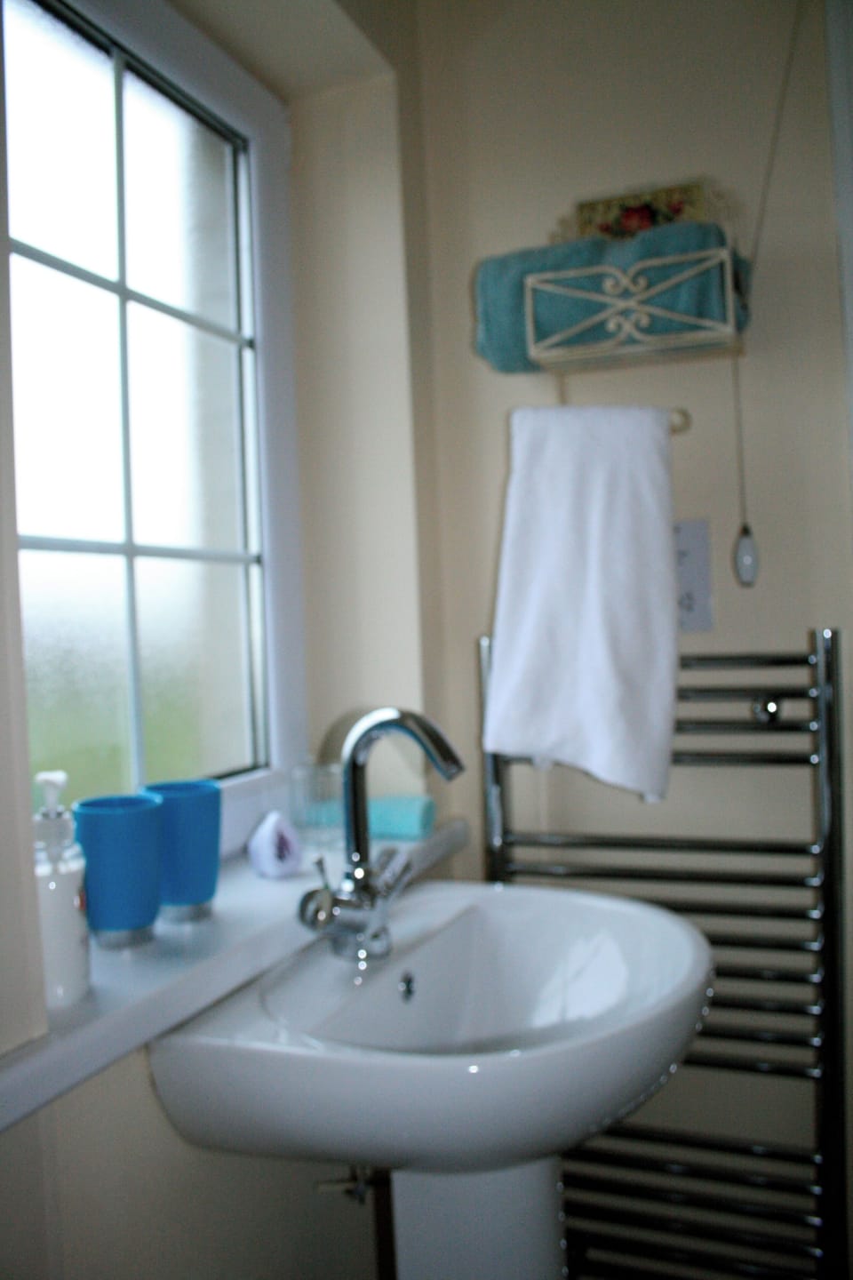 Triple Room, Ensuite (Room 2) | Individually decorated, individually furnished, iron/ironing board