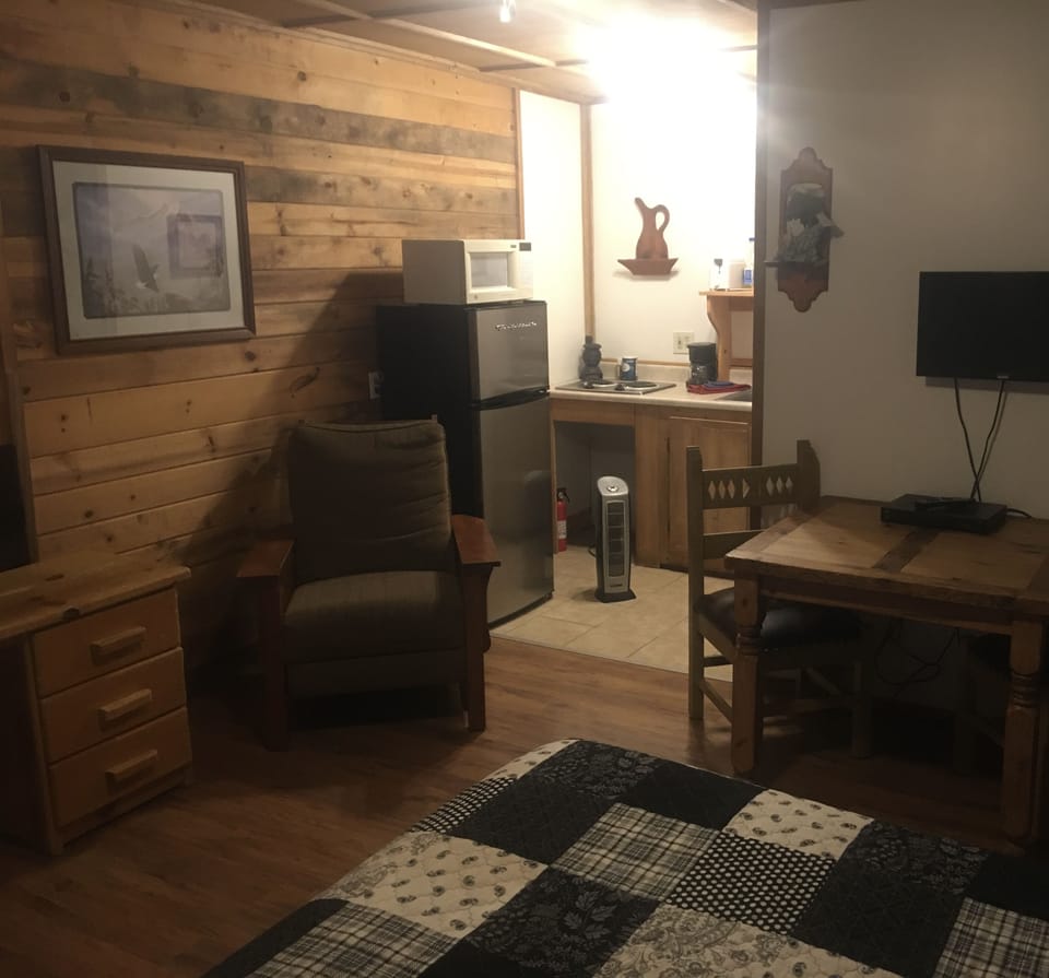 Spruce 1 | Private kitchen | Coffee/tea maker, fridge, microwave, stovetop