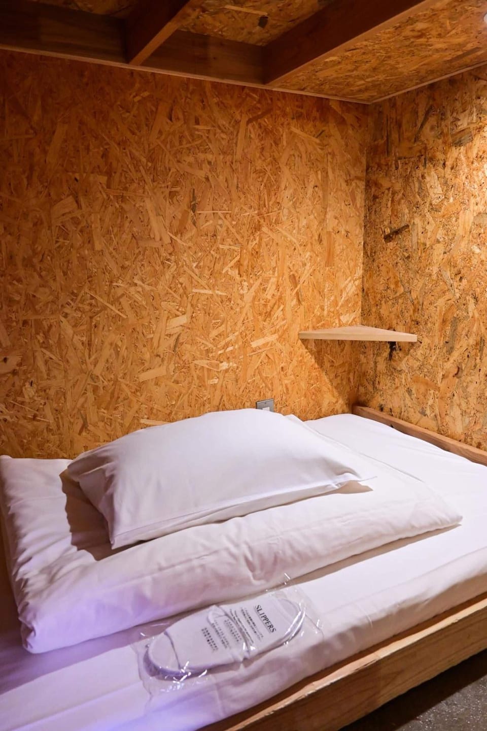 WiFi (free), bed sheets