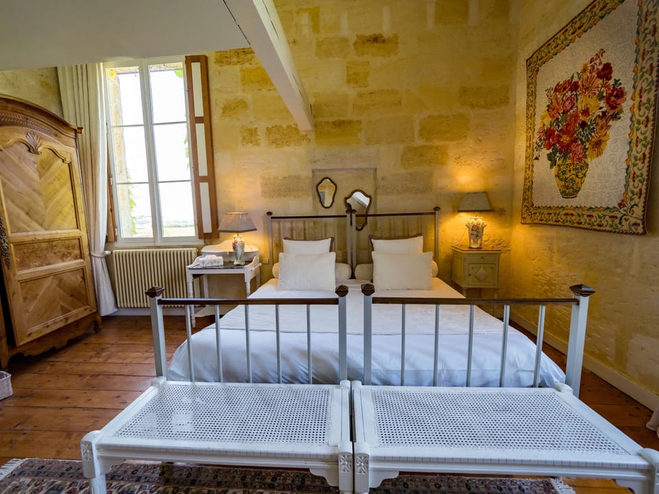 Luxury Double Room, Ensuite, Park View (Chambre Blanche) | Soundproofing, free WiFi