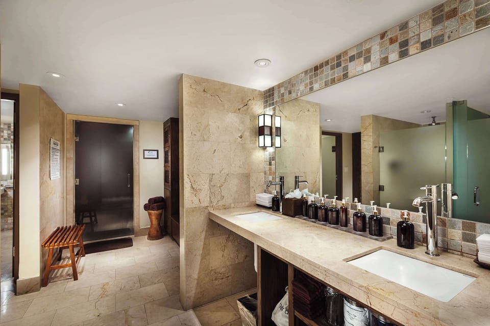 Couples treatment rooms, body treatments, aromatherapy
