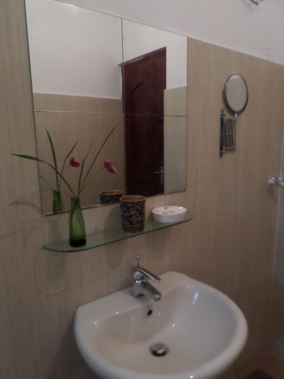 Bathroom sink