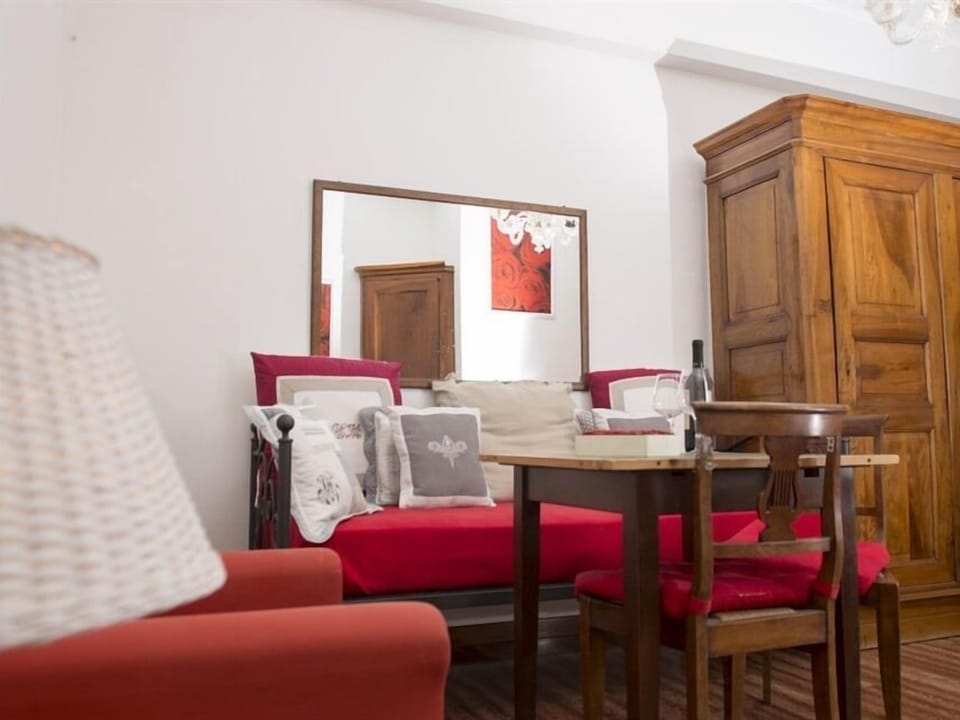 Superior Double Room, Private Bathroom, City View (Aventino bagno esterno  ) | 1 bedroom
