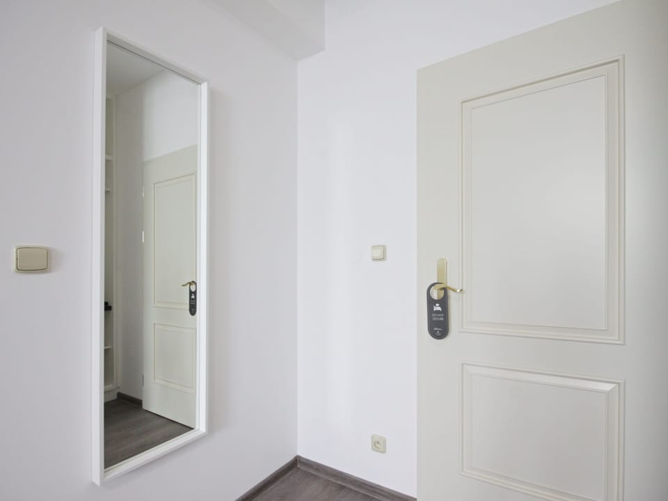 Junior Suite | In-room safe, desk, iron/ironing board, free WiFi