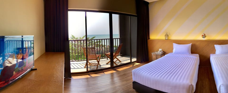 Premium bedding, minibar, in-room safe, desk
