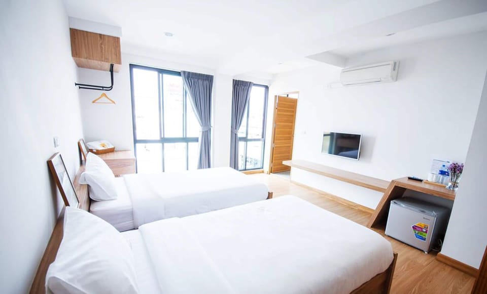 Standard Twin Room | Premium bedding, desk, blackout drapes, free WiFi