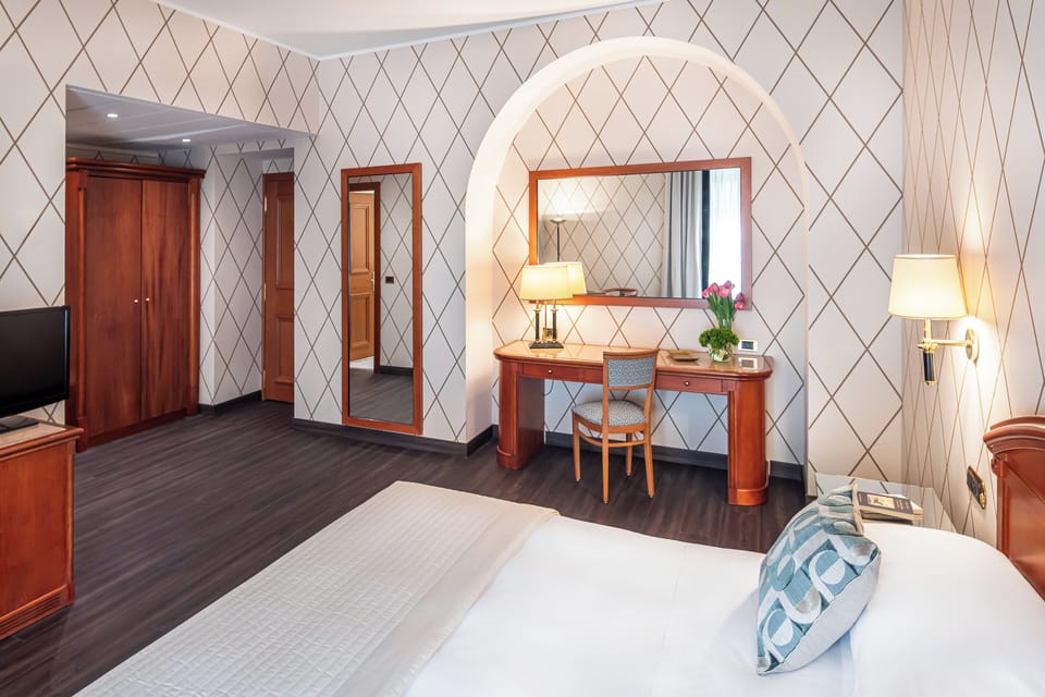 Deluxe Double or Twin Room | Premium bedding, minibar, in-room safe, desk